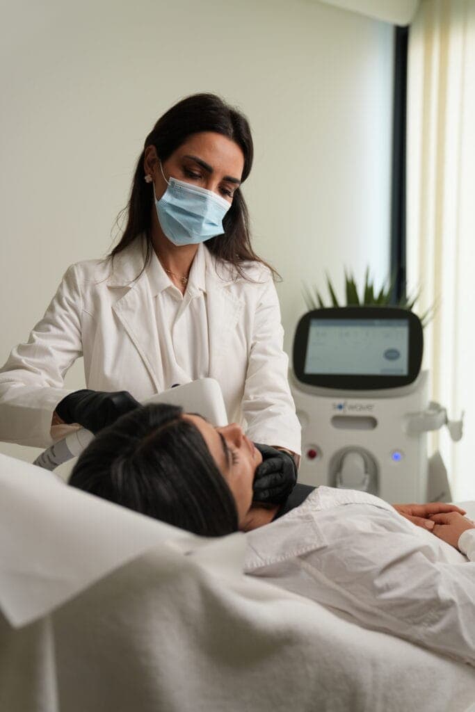 Achieve Youthful Glow: Face Lift Treatments in Dubai
